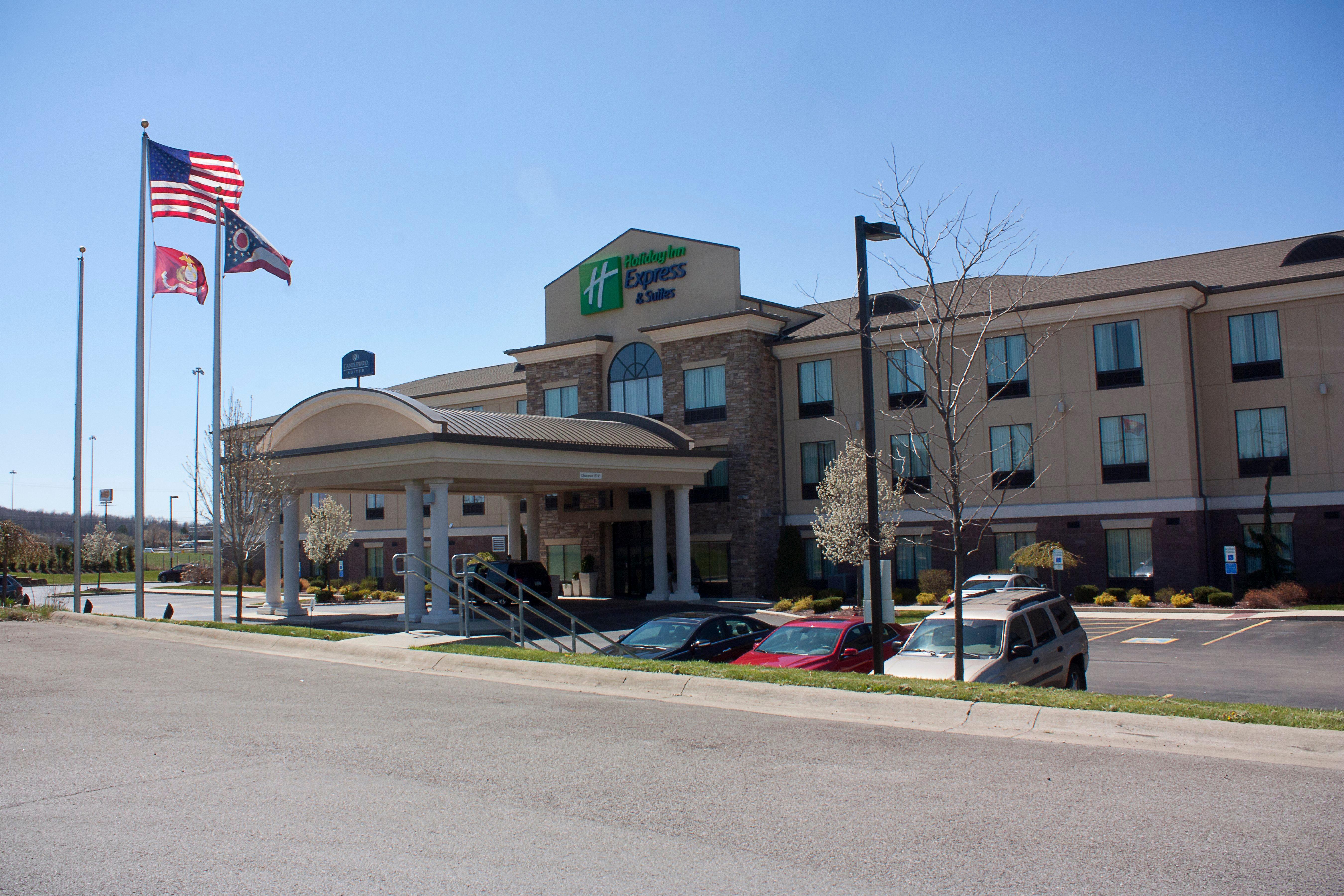 Holiday Inn Express & Suites Youngstown West I 80, An Ihg Hotel Exterior photo